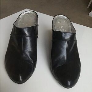 TSUBO women’s leather upper Heel clog sandals shoes size 8